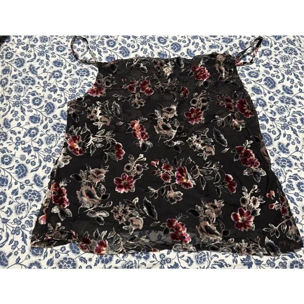 AmericanāEagle velvet cowl neck sleeveless topāSP